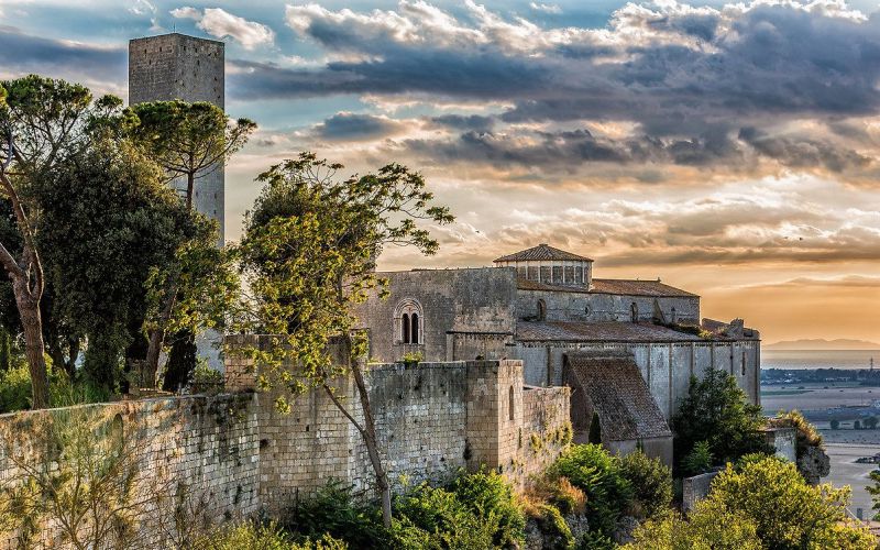 Al momento stai visualizzando Tarquinia, il Medioevo che non ti aspetti